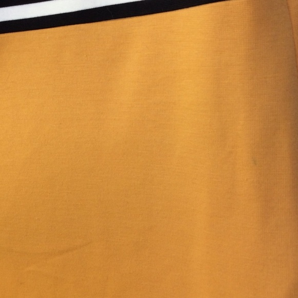 Striped mustard dress with pockets - Picture 3 of 3